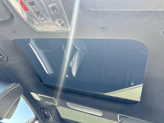 Photo of 2024 Makalu Gray Genesis G90