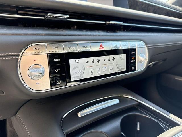 Photo of 2024 Makalu Gray Genesis G90