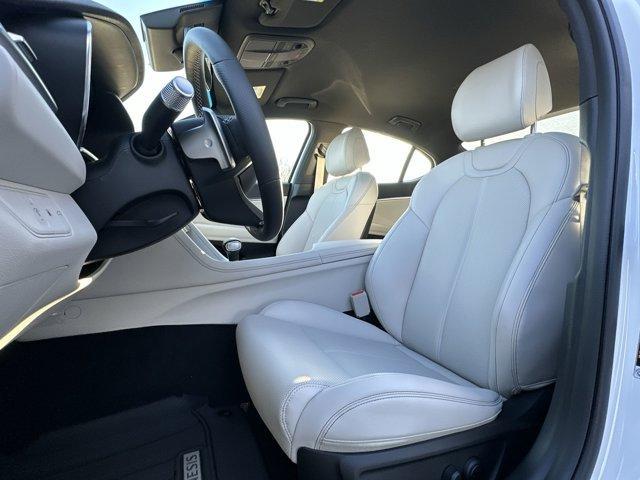 Photo of 2025 Uyuni White Genesis G70
