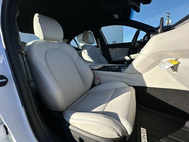 Photo of 2025 Uyuni White Genesis G70
