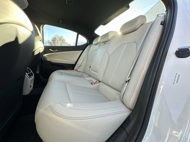 Photo of 2025 Uyuni White Genesis G70