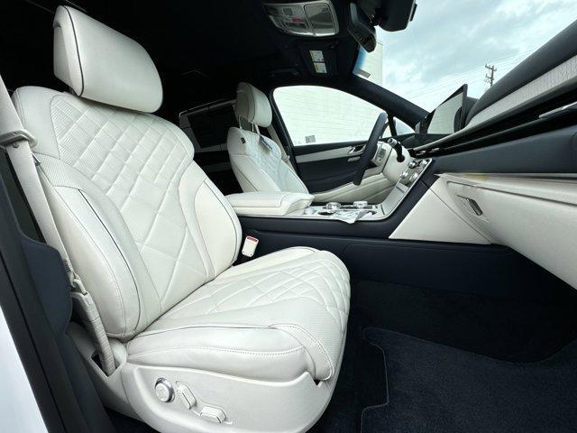 Photo of 2025 Uyuni White Genesis GV80