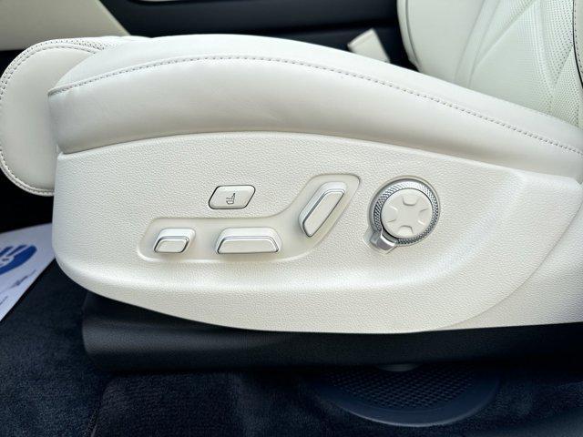 Photo of 2025 Uyuni White Genesis GV80