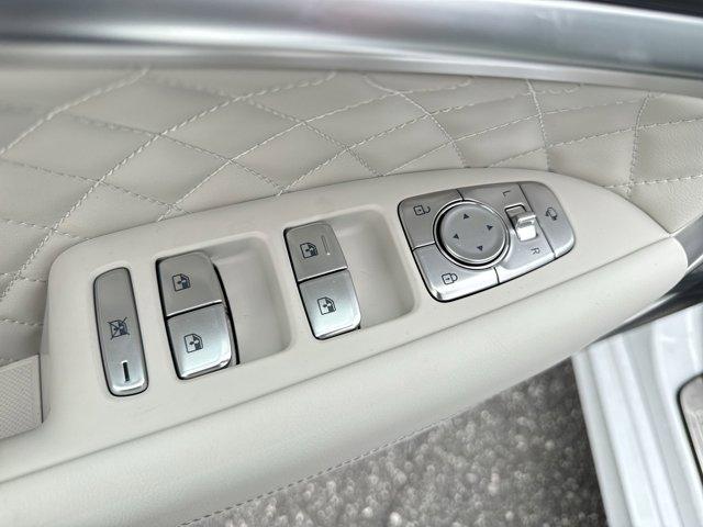 Photo of 2025 Uyuni White Genesis G70