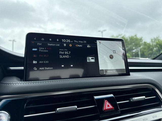 Photo of 2025 Uyuni White Genesis G70