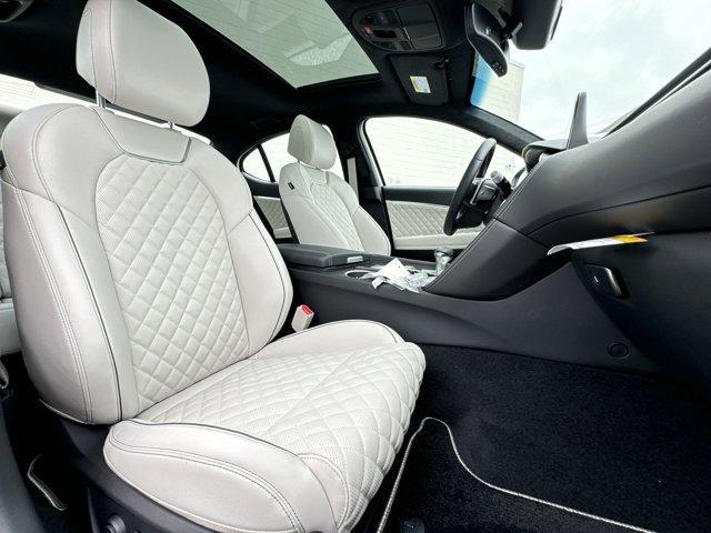 Photo of 2025 Uyuni White Genesis G70