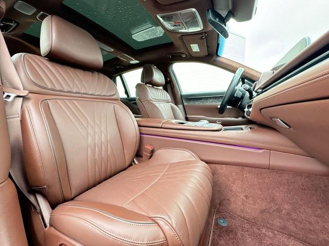 Photo of 2023 Vik Black Genesis G90