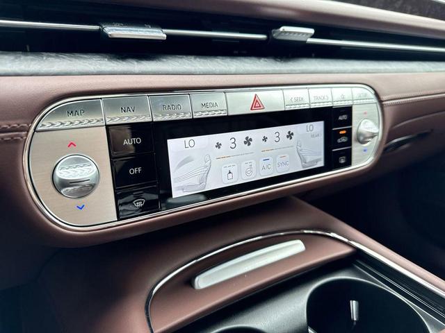 Photo of 2023 Vik Black Genesis G90