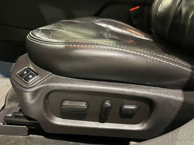 Photo of 2018 White Platinum Metallic Tri-Coat Ford Taurus