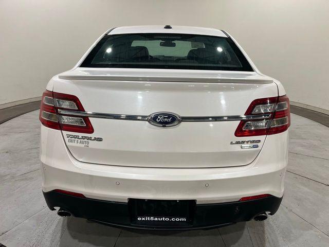Photo of 2018 White Platinum Metallic Tri-Coat Ford Taurus