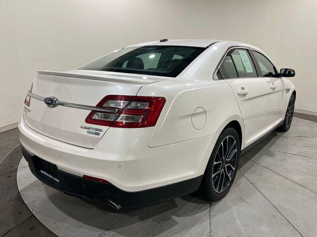 Photo of 2018 White Platinum Metallic Tri-Coat Ford Taurus