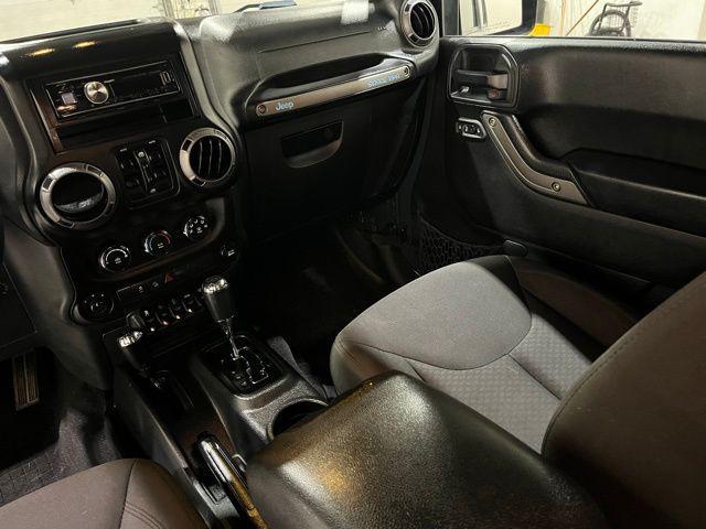 Photo of 2017 Rhino Clearcoat Jeep Wrangler Unlimited