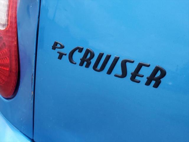 Photo of 2009 Surf Blue Pearl Chrysler PT Cruiser