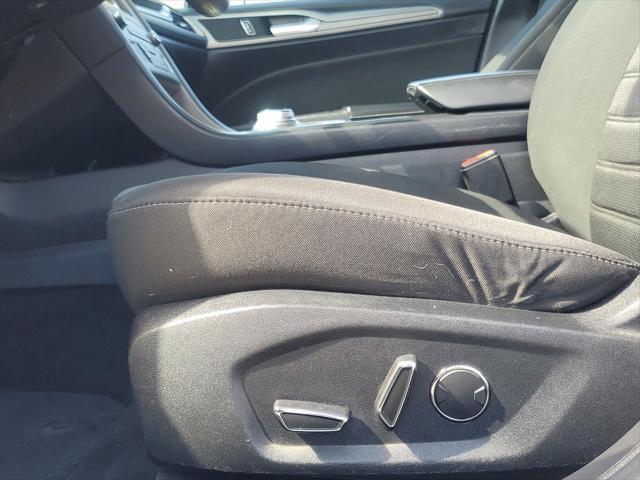 Photo of 2020 Oxford White Ford Fusion