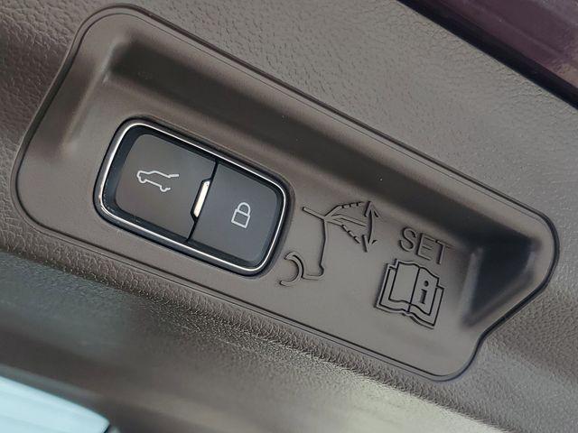 Photo of 2022 Burgundy Ford Explorer