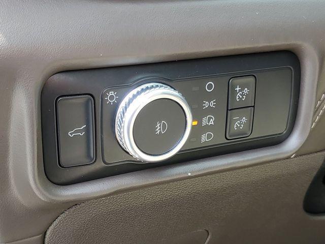 Photo of 2022 Burgundy Ford Explorer