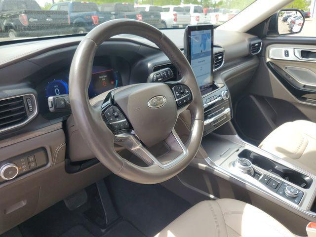 Photo of 2022 Burgundy Ford Explorer