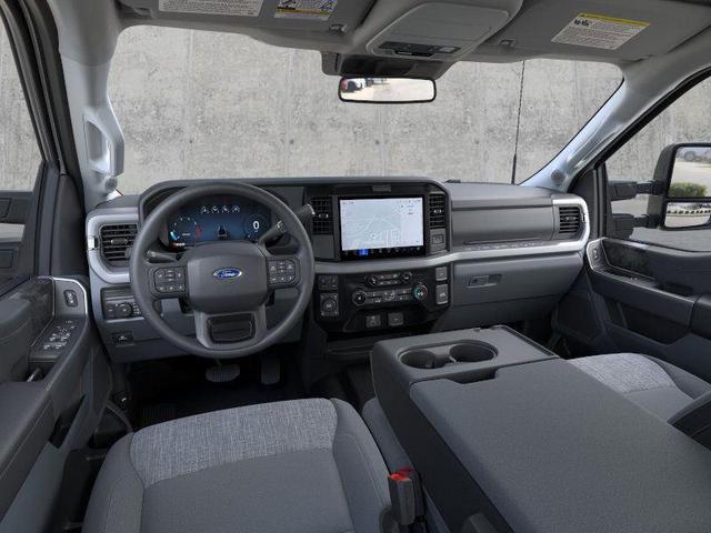 Photo of 2025 Oxford White Ford F-350