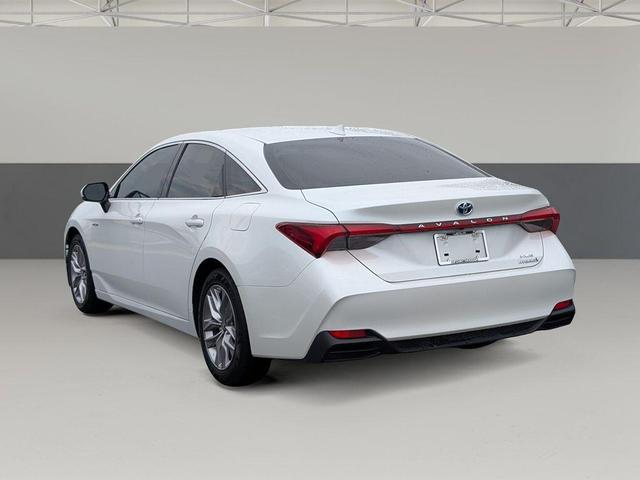 Photo of 2021 Wind Chill Pearl Toyota Avalon Hybrid