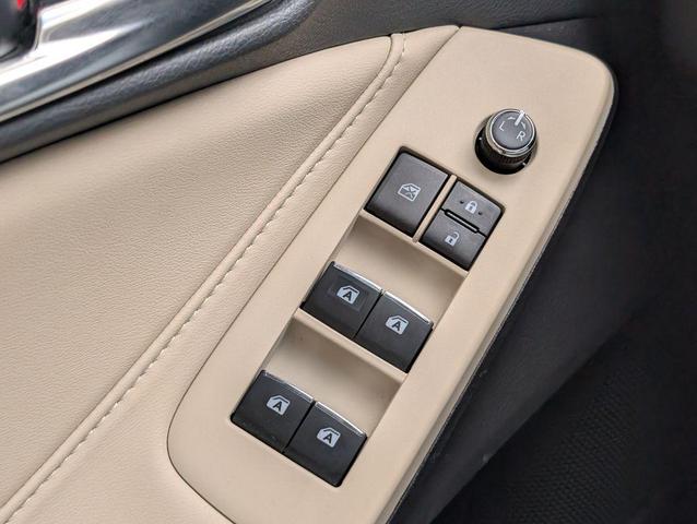 Photo of 2021 Wind Chill Pearl Toyota Avalon Hybrid
