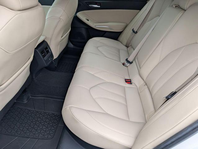 Photo of 2021 Wind Chill Pearl Toyota Avalon Hybrid