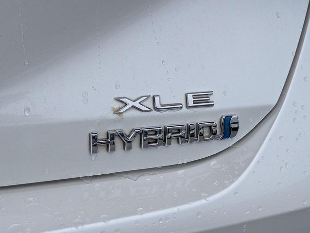 Photo of 2021 Wind Chill Pearl Toyota Avalon Hybrid