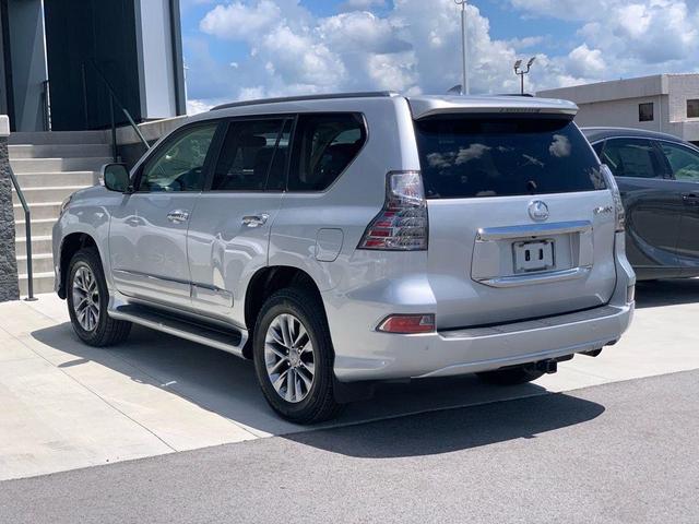 Photo of 2019 Silver Lining Metallic Lexus GX 460