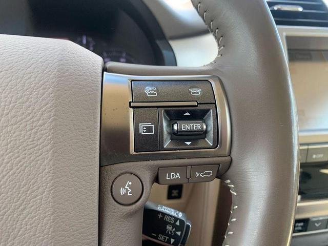 Photo of 2019 Silver Lining Metallic Lexus GX 460