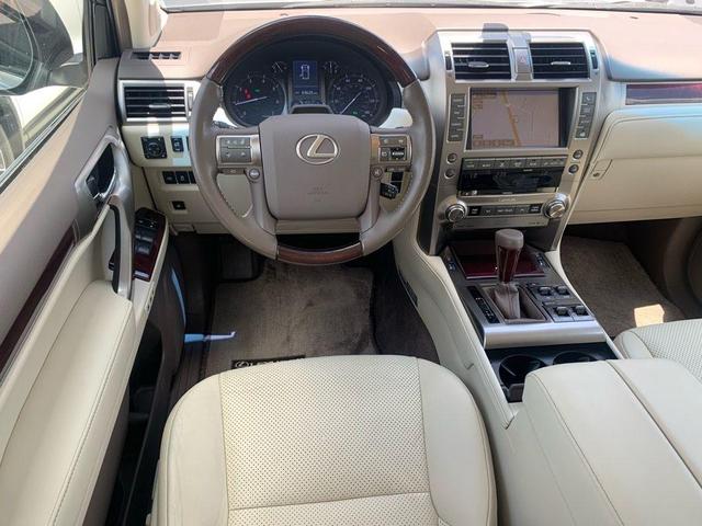 Photo of 2019 Silver Lining Metallic Lexus GX 460