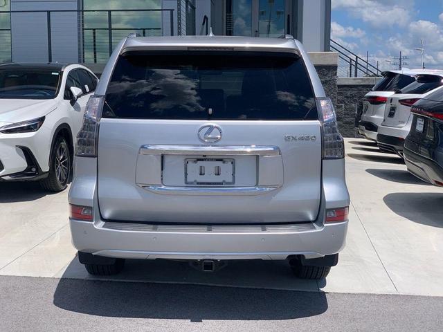 Photo of 2019 Silver Lining Metallic Lexus GX 460