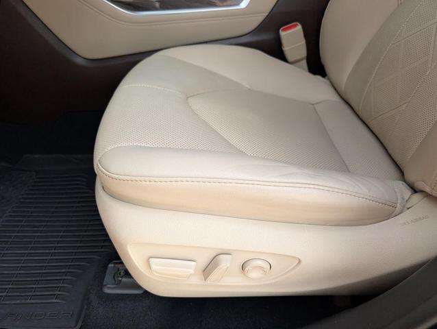Photo of 2021 Ruby Flare Pearl Toyota Highlander
