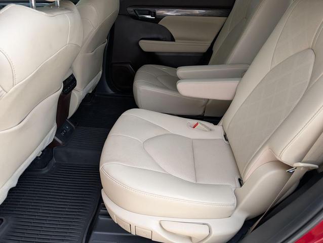 Photo of 2021 Ruby Flare Pearl Toyota Highlander