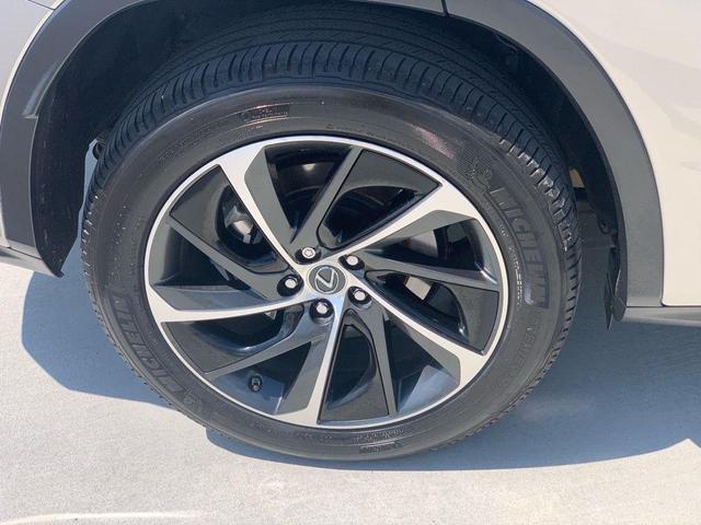 Photo of 2019 Atomic Silver Lexus RX 350