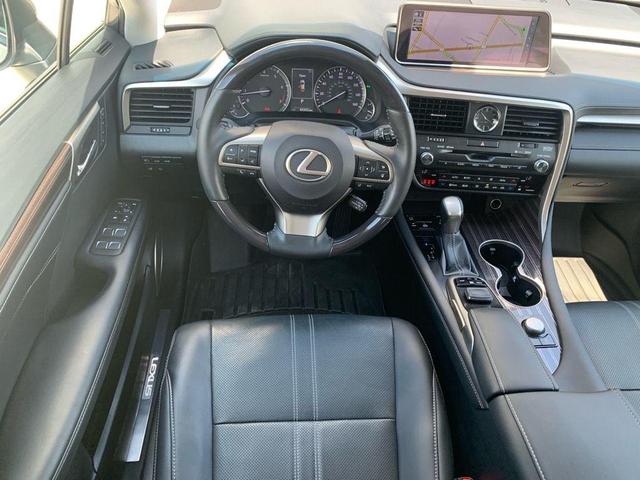 Photo of 2019 Atomic Silver Lexus RX 350