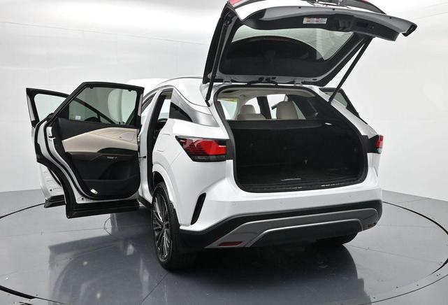 Photo of 2024 Eminent White Pearl Lexus RX 350