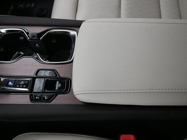 Photo of 2024 Eminent White Pearl Lexus RX 350
