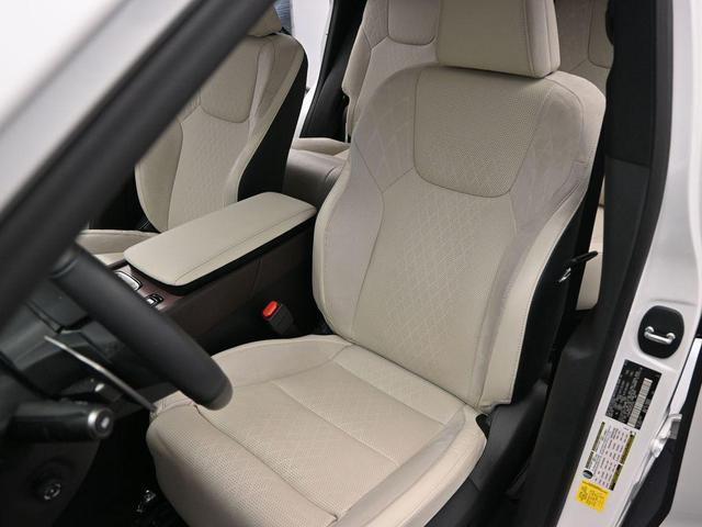 Photo of 2024 Eminent White Pearl Lexus RX 350
