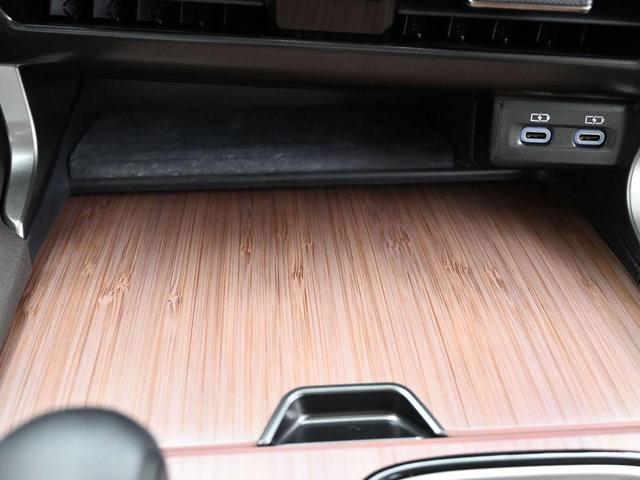 Photo of 2024 Eminent White Pearl Lexus RX 350