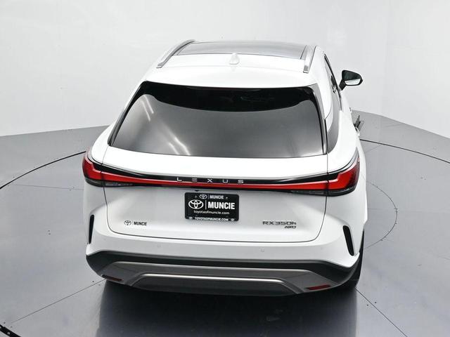 Photo of 2024 Eminent White Pearl Lexus RX 350