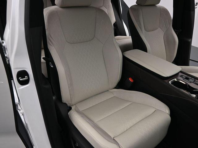 Photo of 2024 Eminent White Pearl Lexus RX 350