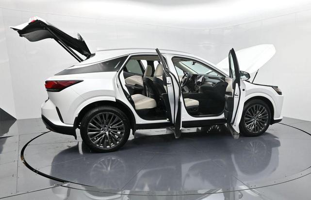 Photo of 2024 Eminent White Pearl Lexus RX 350