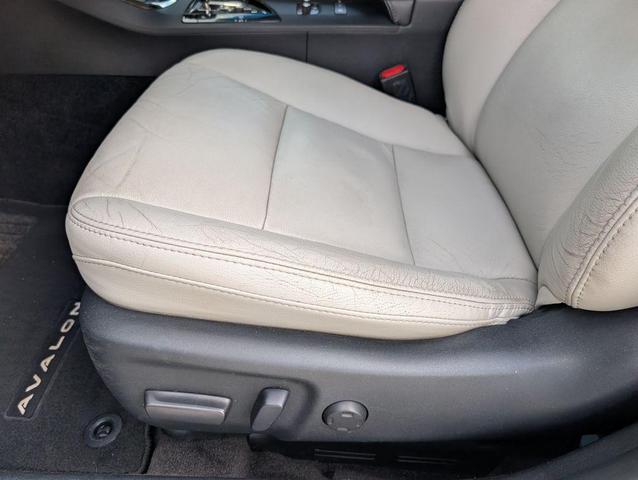 Photo of 2016 Magnetic Gray Metallic Toyota Avalon Hybrid