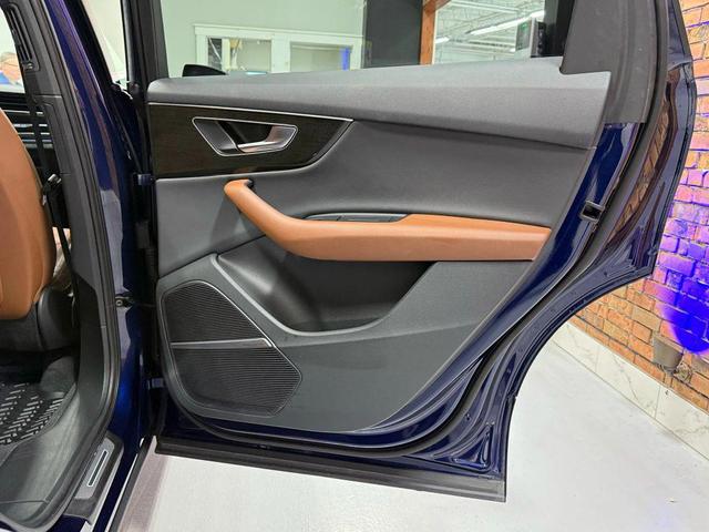 Photo of 2022 Navarra Blue Metallic Audi Q7