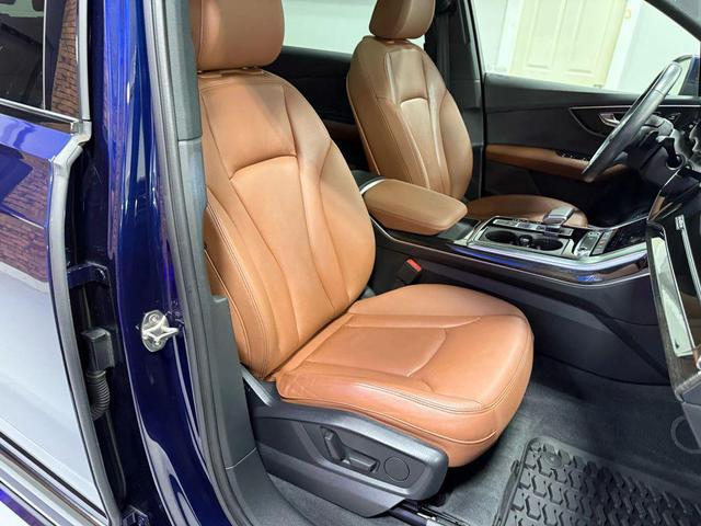 Photo of 2022 Navarra Blue Metallic Audi Q7