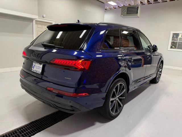 Photo of 2022 Navarra Blue Metallic Audi Q7