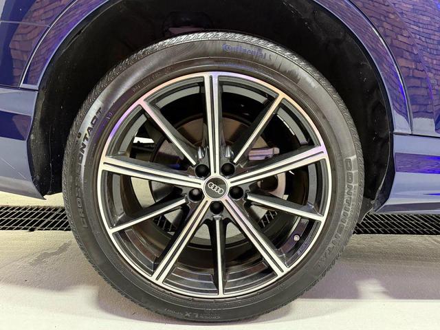 Photo of 2022 Navarra Blue Metallic Audi Q7