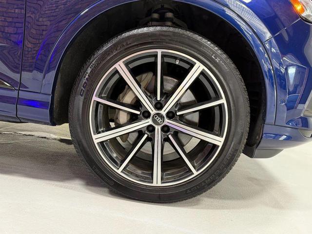 Photo of 2022 Navarra Blue Metallic Audi Q7