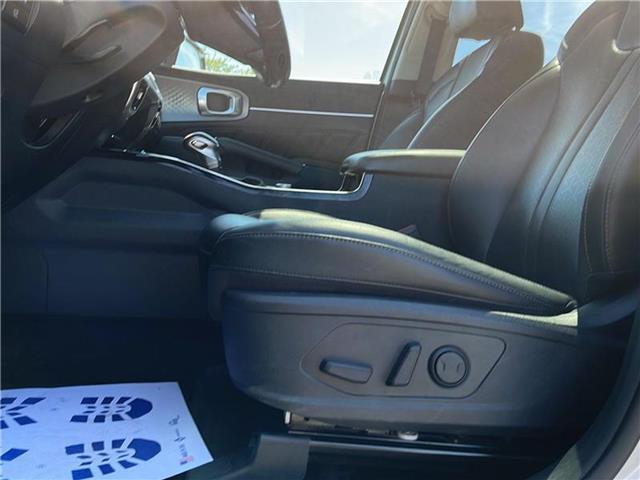 Photo of 2021 Sparkling Silver Kia Sorento