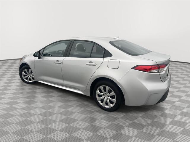 Photo of 2023 Classic Silver Metallic Toyota Corolla