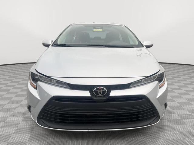 Photo of 2023 Classic Silver Metallic Toyota Corolla